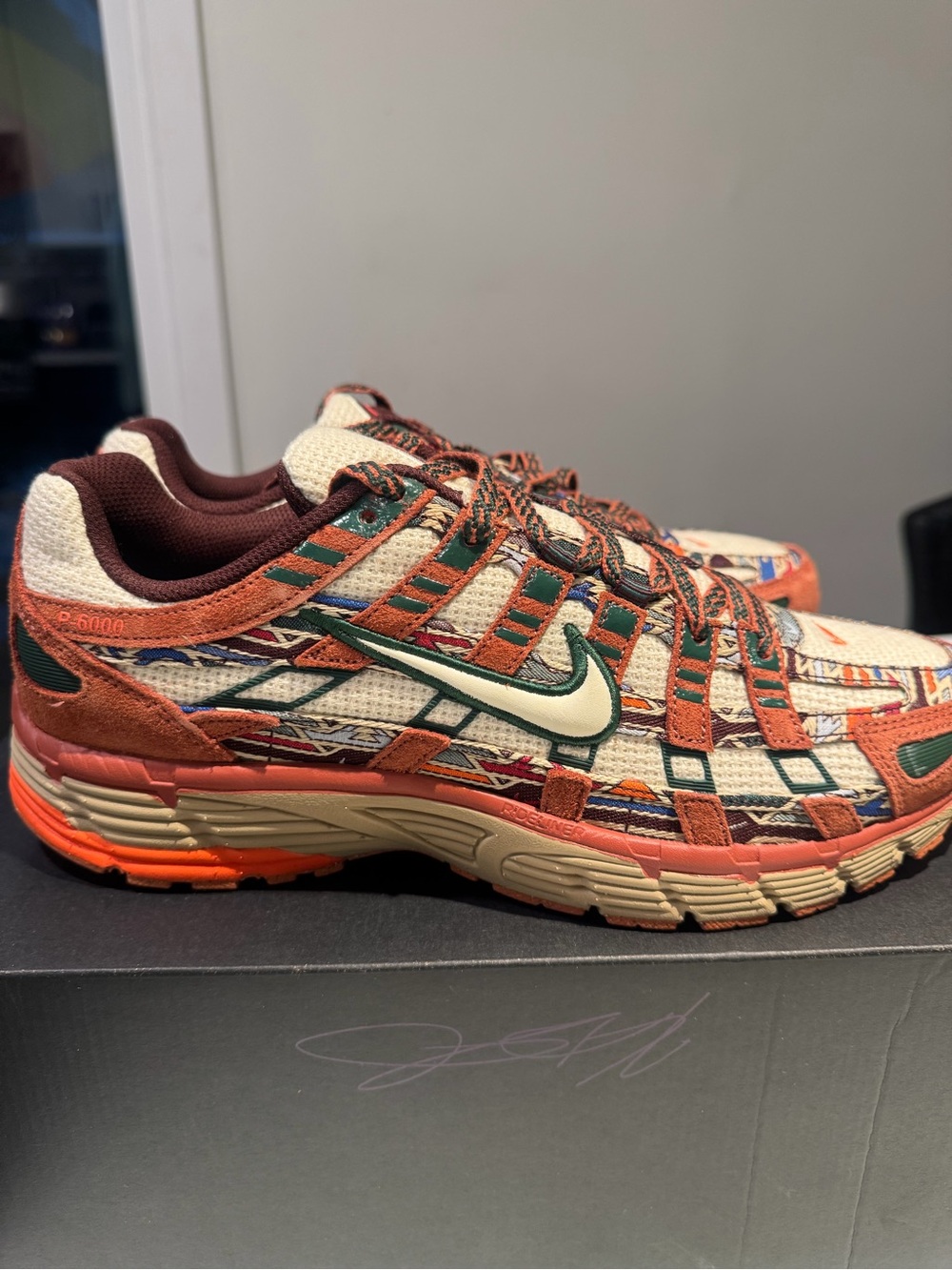 Nike Multicolor Trail Runners with Green Swoosh and Rust Overlays - Picture 8 of 10